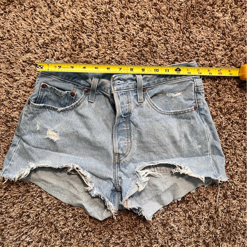 Levis 501 Original High Rise Distressed Denim Cutoff Shorts Light Wash W28 - Picture 1 of 9